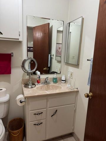 1912 W Pine St, Lodi, CA 95242