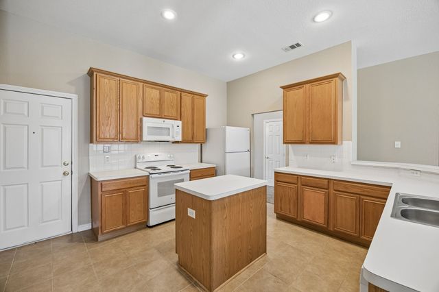 9508 Fox Hill Drive, Fort Worth, TX 76131