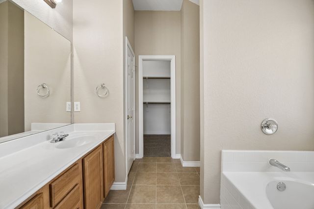 9508 Fox Hill Drive, Fort Worth, TX 76131