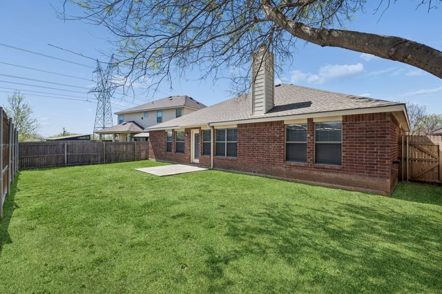 9508 Fox Hill Drive, Fort Worth, TX 76131