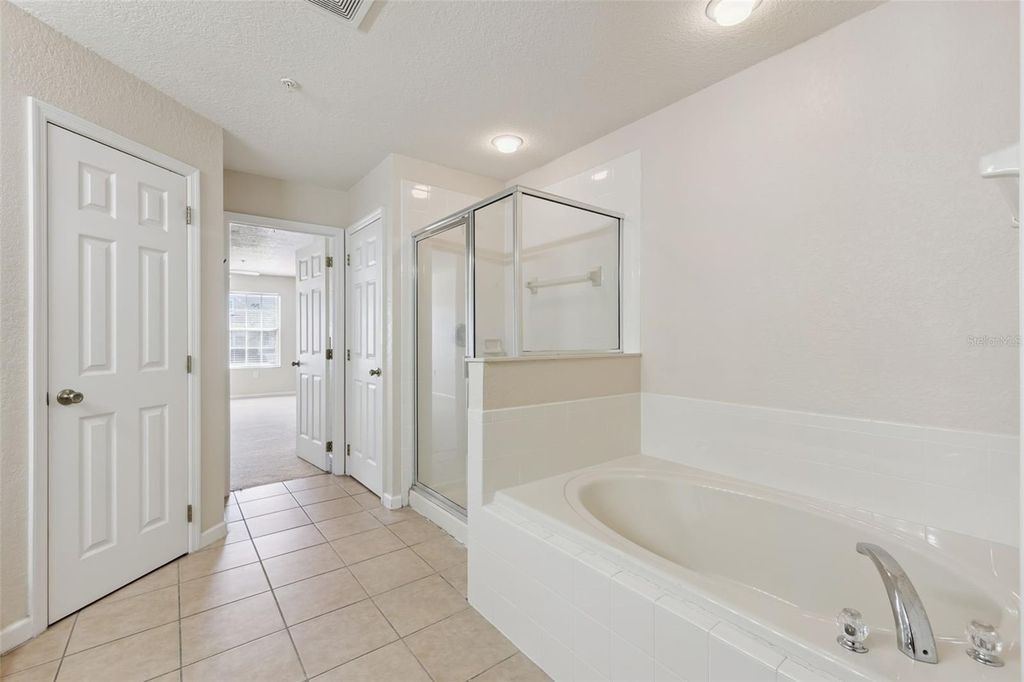 Image 12 of property listing at 1336 FALLING STAR LANE, Orlando, FL 32828