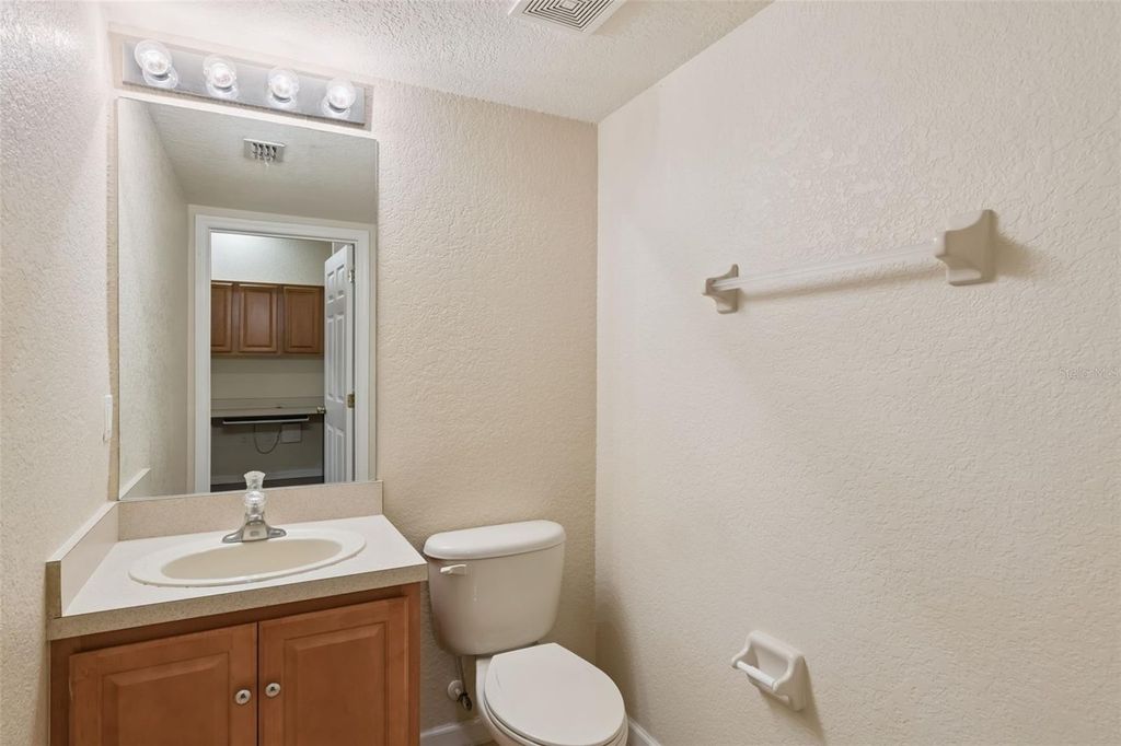 Image 14 of property listing at 1336 FALLING STAR LANE, Orlando, FL 32828