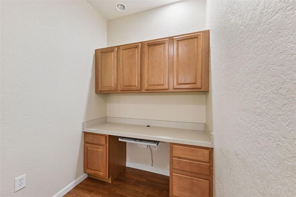 Image 15 of property listing at 1336 FALLING STAR LANE, Orlando, FL 32828