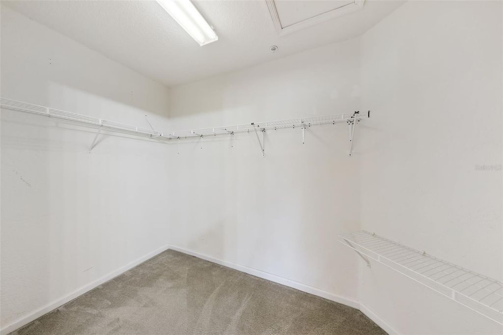 Image 16 of property listing at 1336 FALLING STAR LANE, Orlando, FL 32828