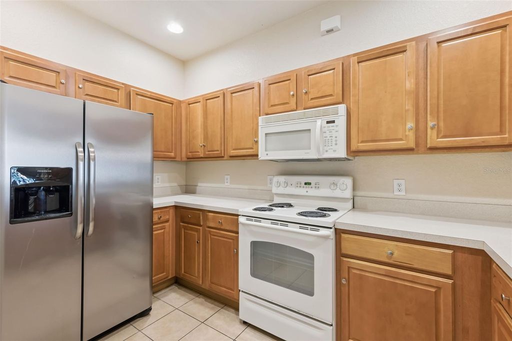 Image 5 of property listing at 1336 FALLING STAR LANE, Orlando, FL 32828