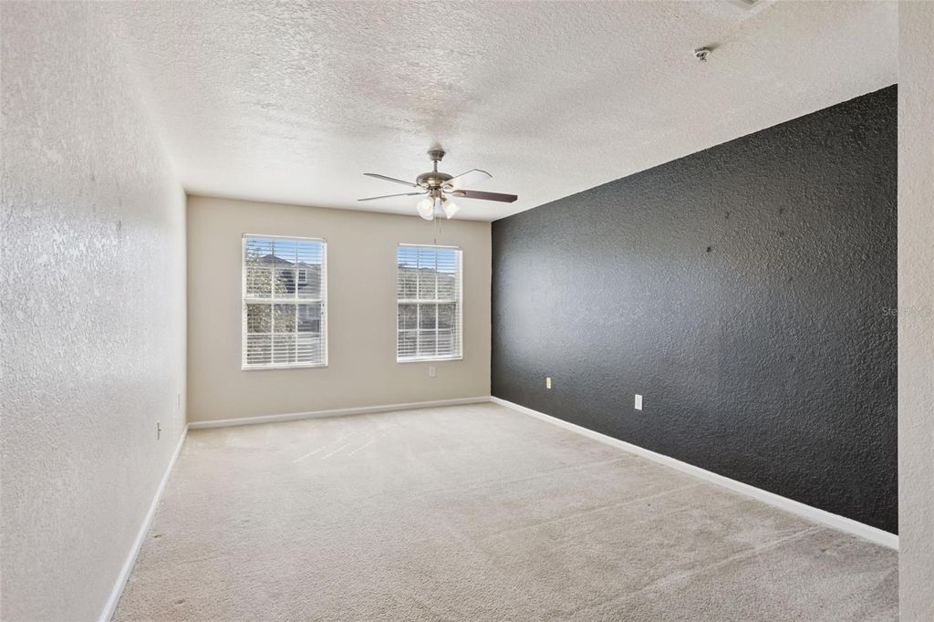 Image 8 of property listing at 1336 FALLING STAR LANE, Orlando, FL 32828