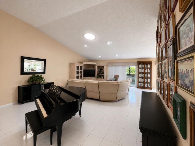 7758 CLOVERFIELD Circle, Boca Raton, FL 33433