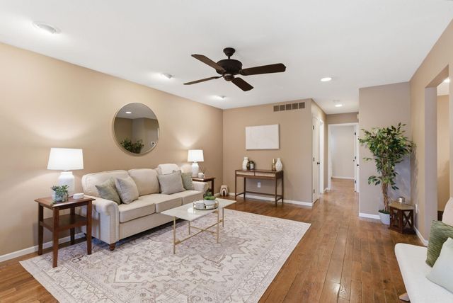 2141 N Parkridge Ct, Wichita, KS 67212