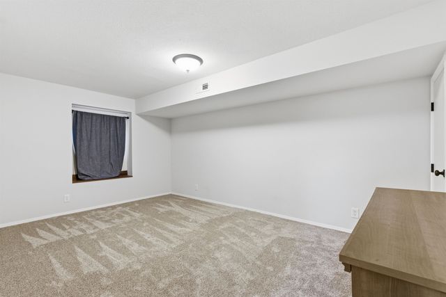 2141 N Parkridge Ct, Wichita, KS 67212