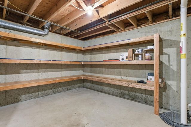 2141 N Parkridge Ct, Wichita, KS 67212