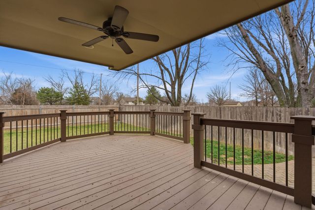 2141 N Parkridge Ct, Wichita, KS 67212