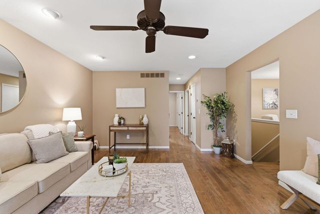 2141 N Parkridge Ct, Wichita, KS 67212