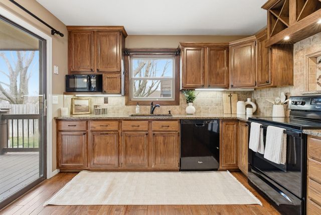 2141 N Parkridge Ct, Wichita, KS 67212