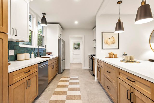 1587 Trestle Glen Rd., Oakland, CA 94610