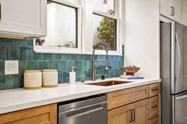 1587 Trestle Glen Rd., Oakland, CA 94610