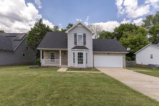1424 Buchanon Dr, Clarksville, TN 37042
