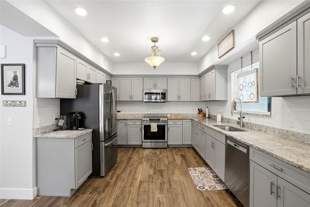 140 13TH AVENUE NE, St Petersburg, FL 33701