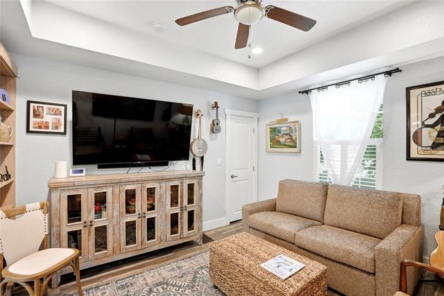 140 13TH AVENUE NE, St Petersburg, FL 33701