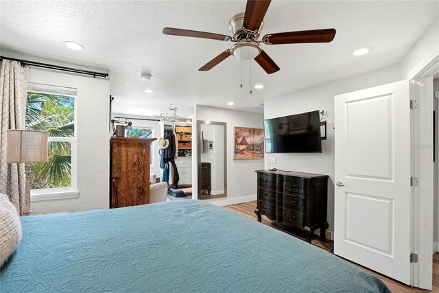 140 13TH AVENUE NE, St Petersburg, FL 33701