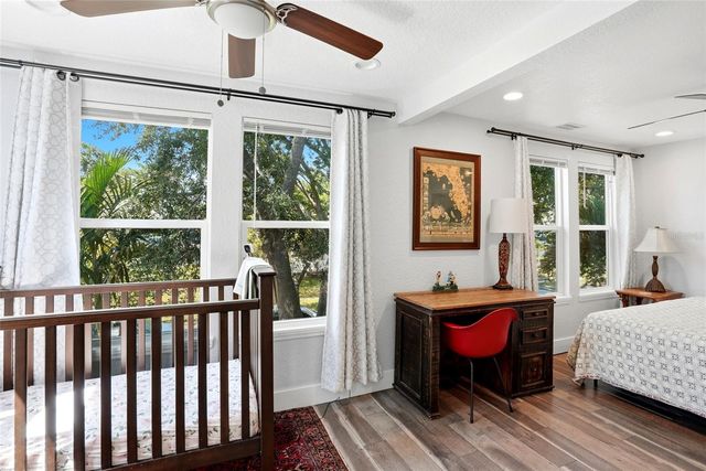 140 13TH AVENUE NE, St Petersburg, FL 33701