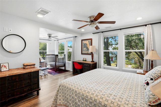 140 13TH AVENUE NE, St Petersburg, FL 33701