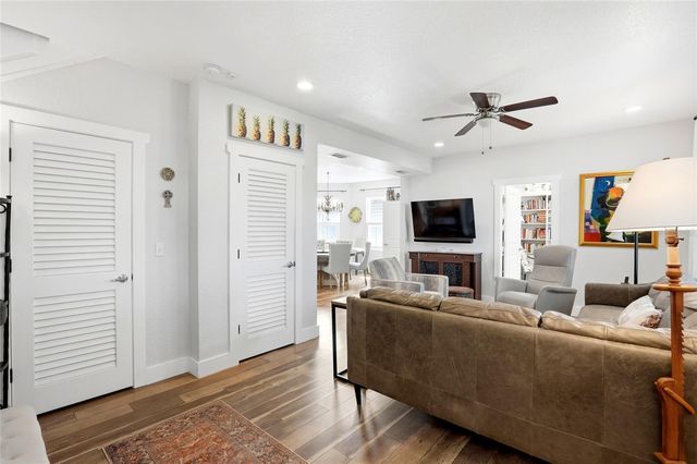 140 13TH AVENUE NE, St Petersburg, FL 33701