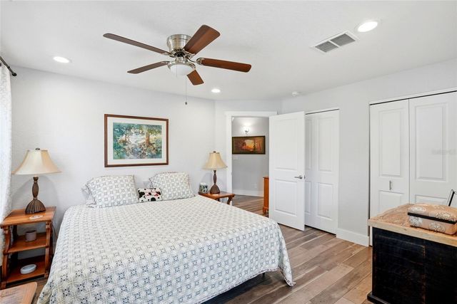 140 13TH AVENUE NE, St Petersburg, FL 33701