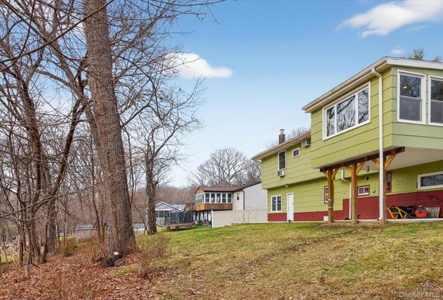 313 Chestnut Avenue, New Windsor, NY 12553