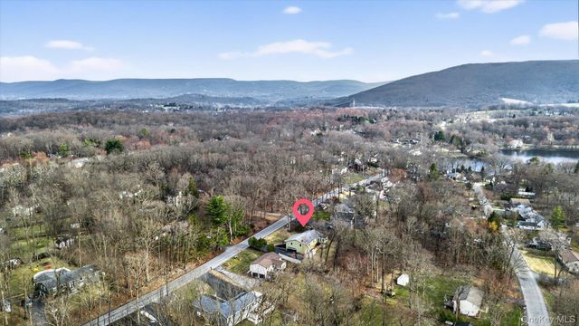 313 Chestnut Avenue, New Windsor, NY 12553