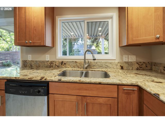 3215 Se 116TH Ave, Portland, OR 97266