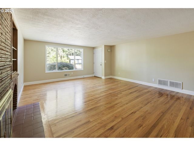 3215 Se 116TH Ave, Portland, OR 97266