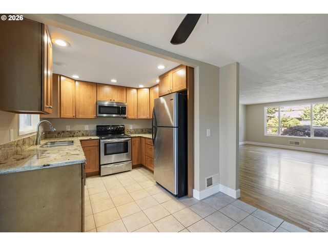 3215 Se 116TH Ave, Portland, OR 97266