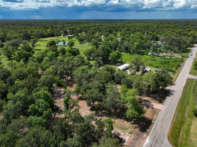 2301 Cr 851, Brazoria, TX 77422