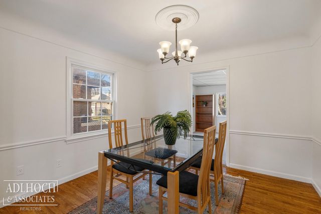 883 Lakepointe Street, Grosse Pointe, MI 48230