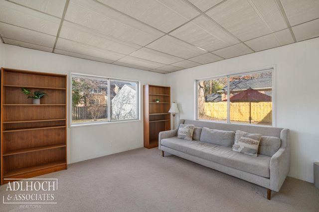 883 Lakepointe Street, Grosse Pointe, MI 48230