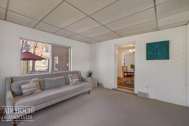 883 Lakepointe Street, Grosse Pointe, MI 48230