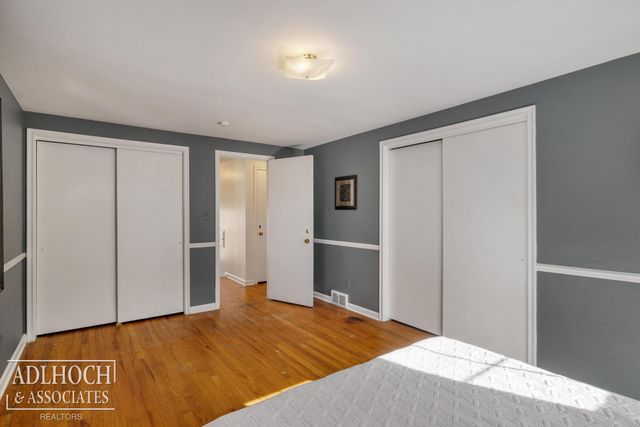 883 Lakepointe Street, Grosse Pointe, MI 48230