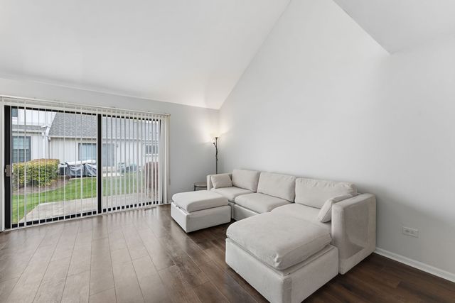 4564 Topaz Drive, Hoffman Estates, IL 60192