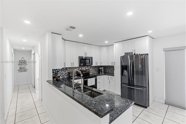 630 NE 23rd Ct, Pompano Beach, FL 33064