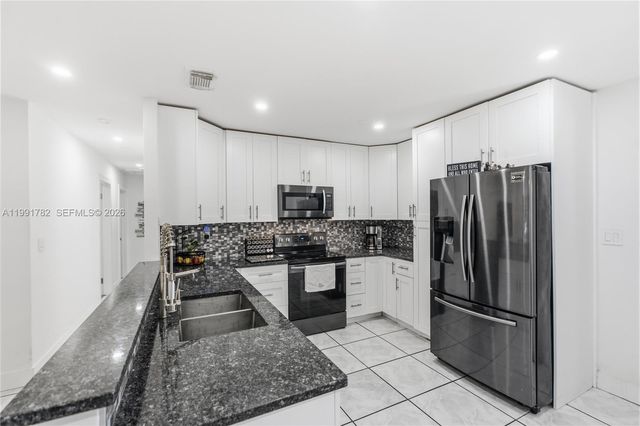 630 NE 23rd Ct, Pompano Beach, FL 33064