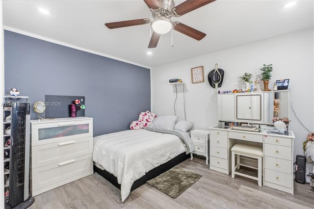 630 NE 23rd Ct, Pompano Beach, FL 33064