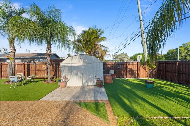 630 NE 23rd Ct, Pompano Beach, FL 33064