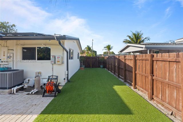 630 NE 23rd Ct, Pompano Beach, FL 33064