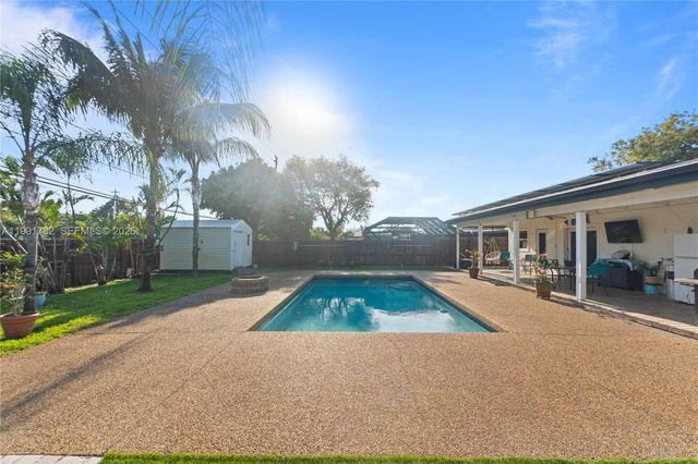 630 NE 23rd Ct, Pompano Beach, FL 33064