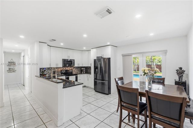 630 NE 23rd Ct, Pompano Beach, FL 33064