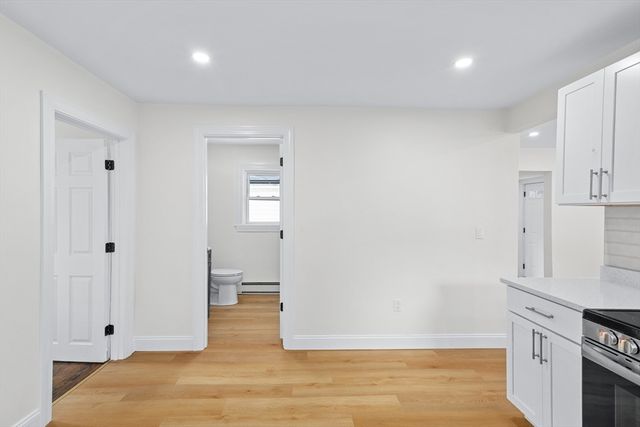 90 W Carpenter St, Attleboro, MA 02703