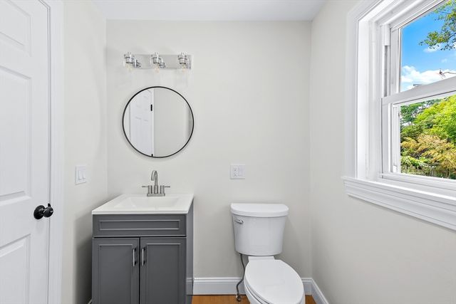 90 W Carpenter St, Attleboro, MA 02703