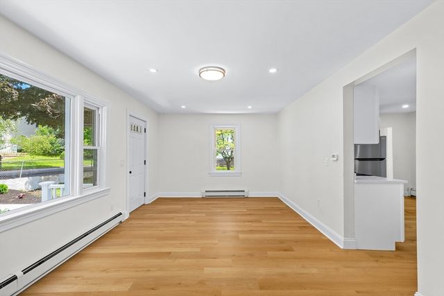 90 W Carpenter St, Attleboro, MA 02703