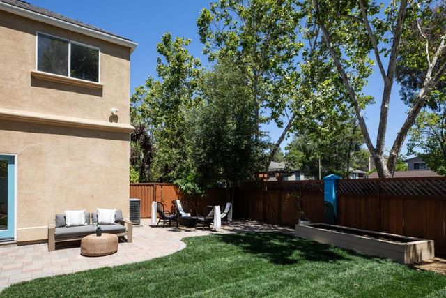 119 Concord Circle, Mountain View, CA 94040