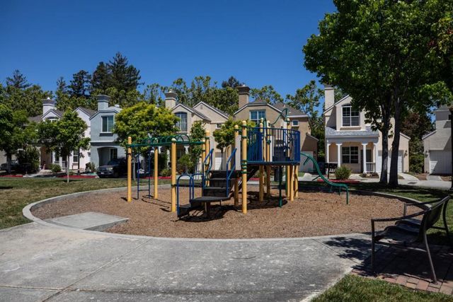 119 Concord Circle, Mountain View, CA 94040